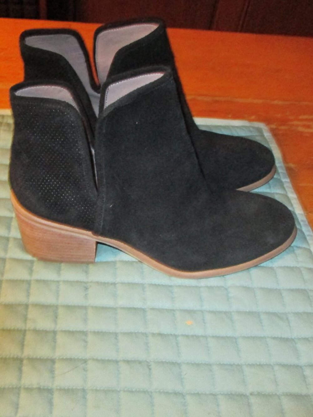 NWOB hinge leather suede block heel slip on ankle boots 7.5 M